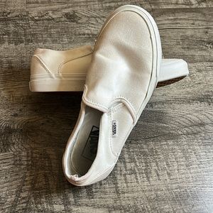 Women’s 6.5 Vans slip on shoes